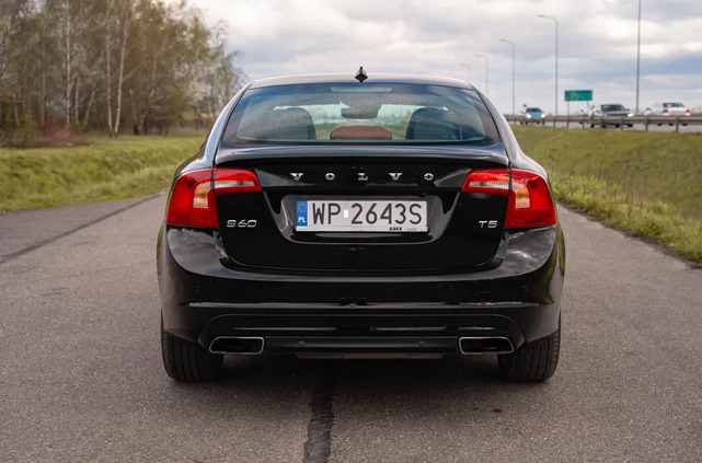 Volvo S60 cena 77800 przebieg: 112000, rok produkcji 2016 z Kutno małe 352